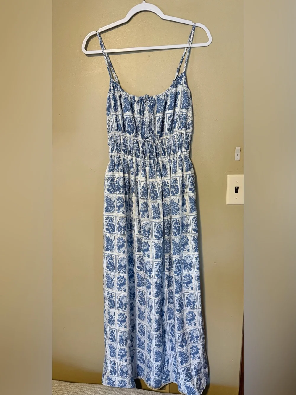Abercrombie & Fitch White and Blue Tile-Print Smocked Maxi Dress